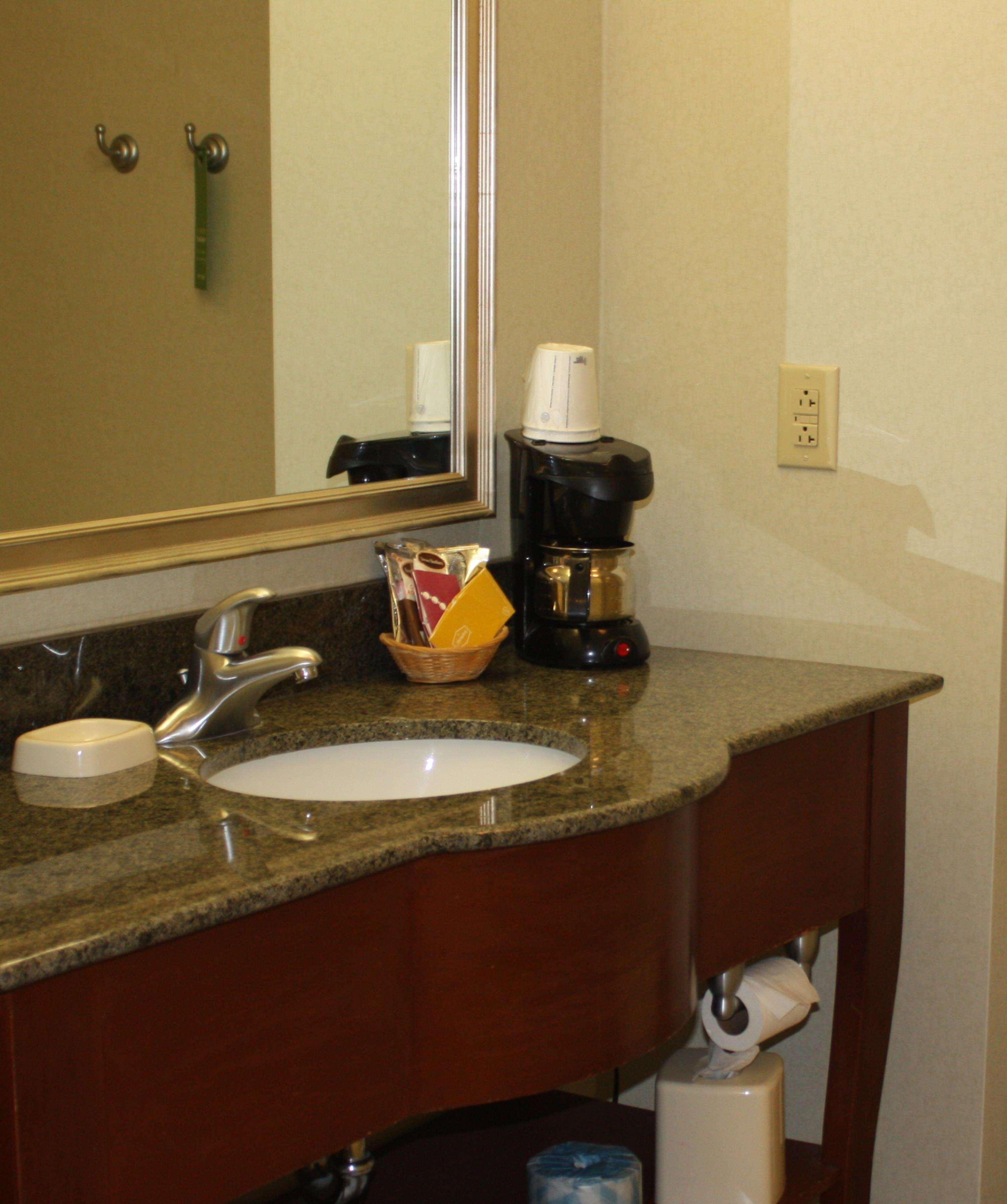 Hampton Inn Клинтън Екстериор снимка