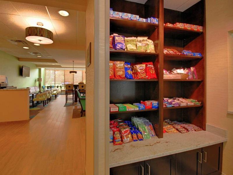 Hampton Inn Клинтън Екстериор снимка