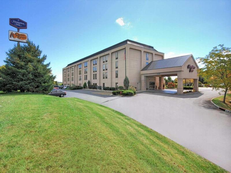 Hampton Inn Клинтън Екстериор снимка