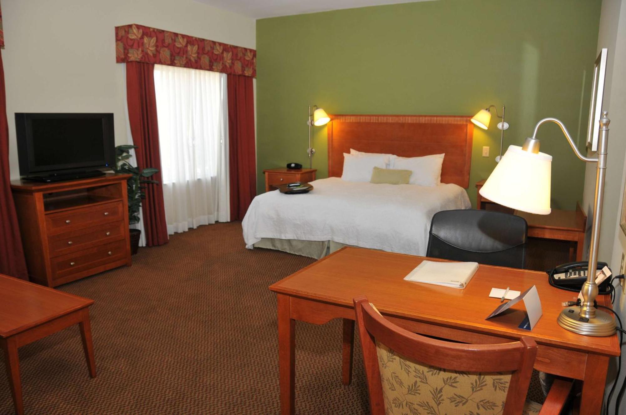 Hampton Inn Клинтън Екстериор снимка