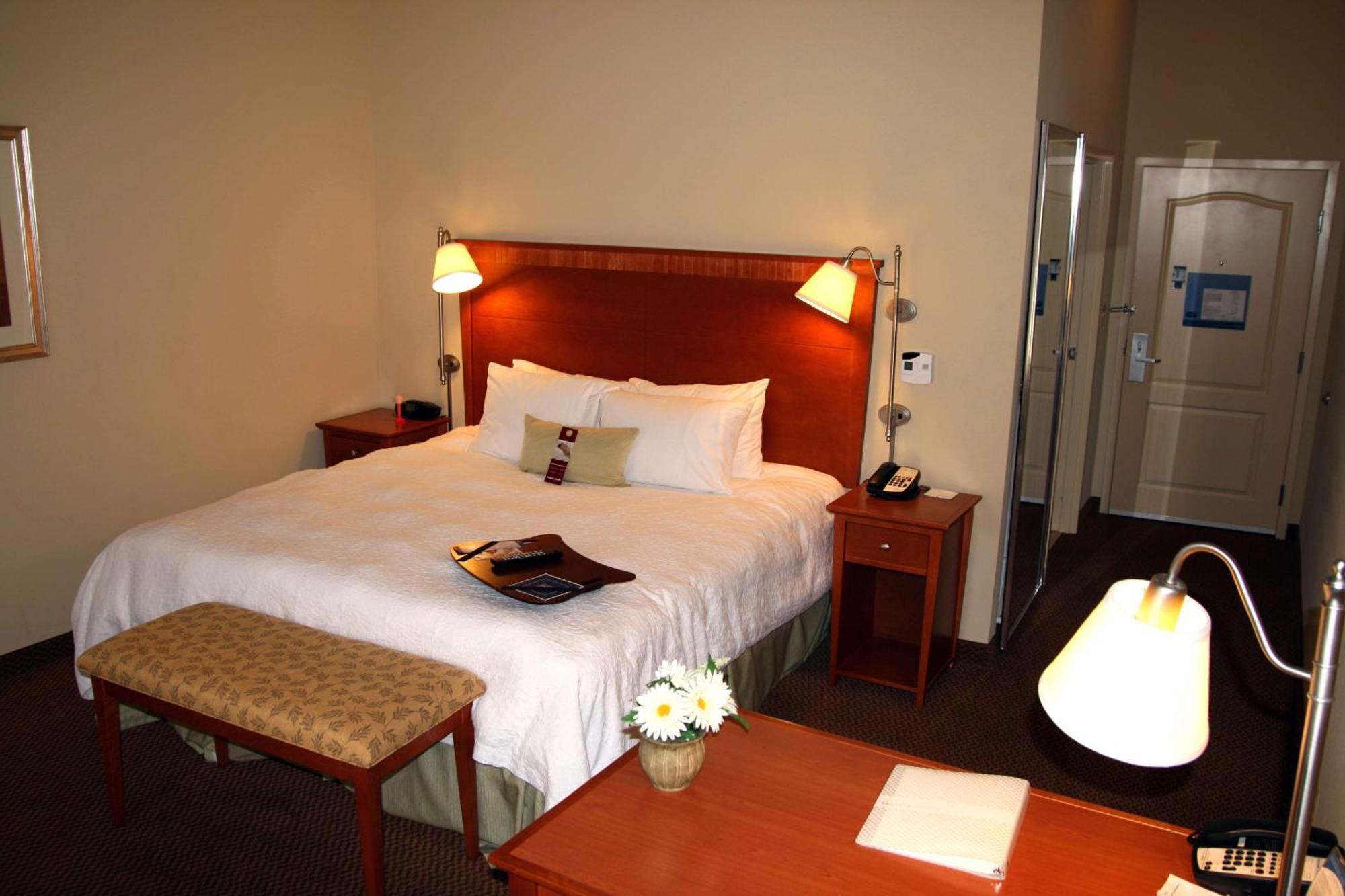 Hampton Inn Клинтън Екстериор снимка