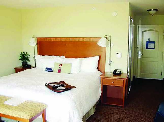 Hampton Inn Клинтън Стая снимка
